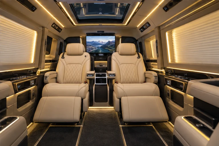 Luxury Vehicle Modification - training scene 4